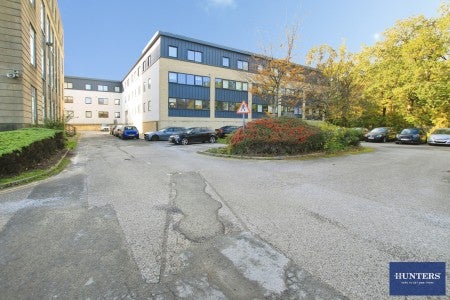 Flat Bingley Road in Bradford