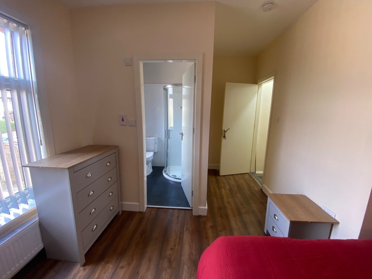 Room Wigan Road in Bolton
