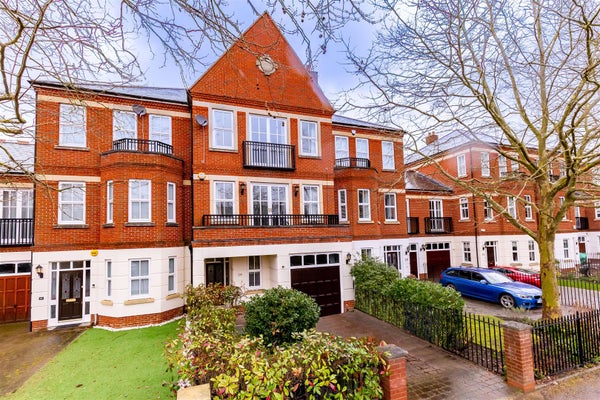 House Rosebury Square in London
