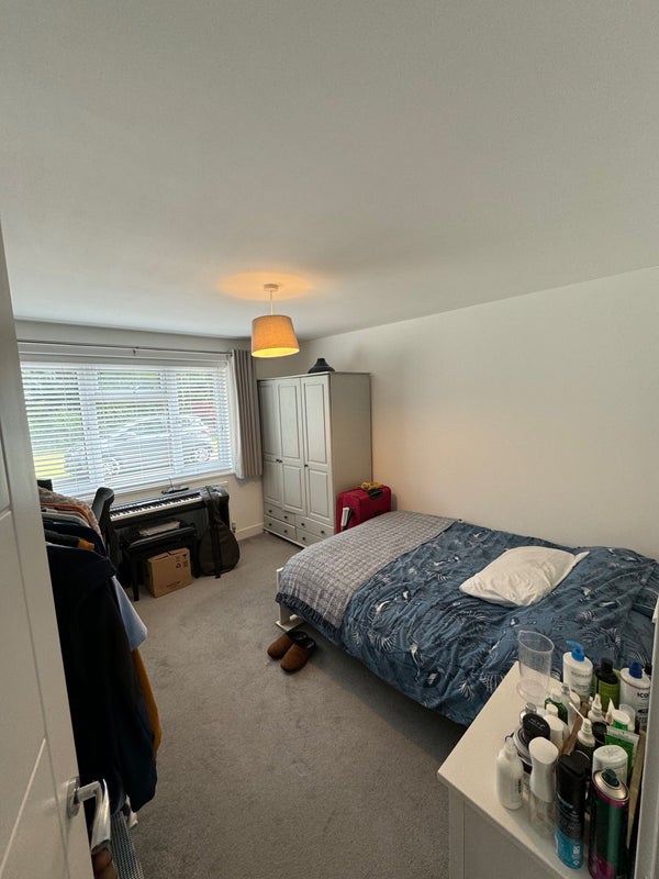 Flat Bath Road in Maidenhead