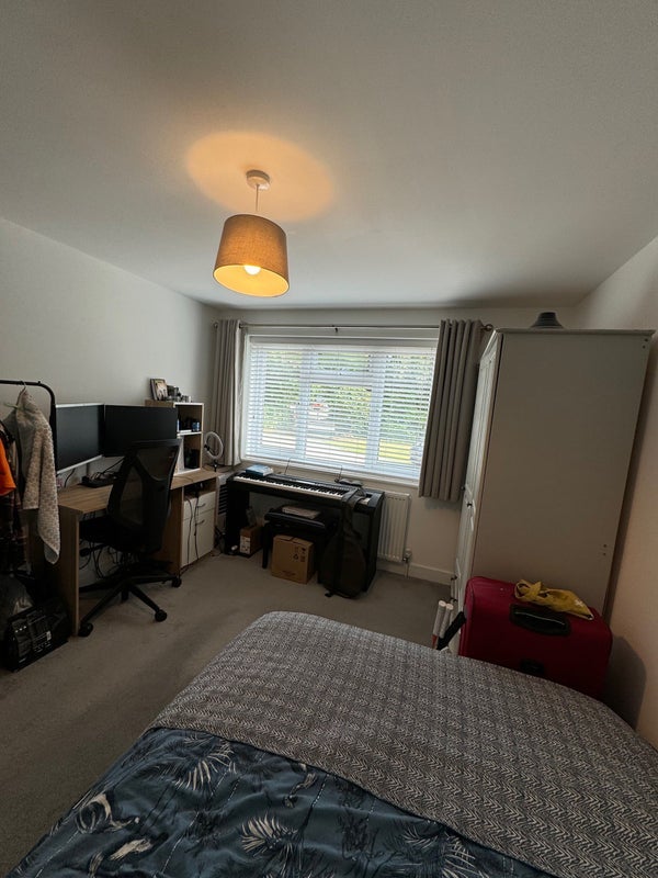 Flat Bath Road in Maidenhead