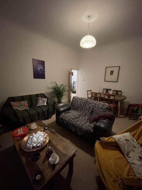 Flat Rowhill Road in Greater London