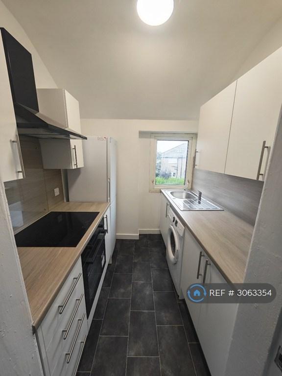 Flat Croftfoot Road in Glasgow