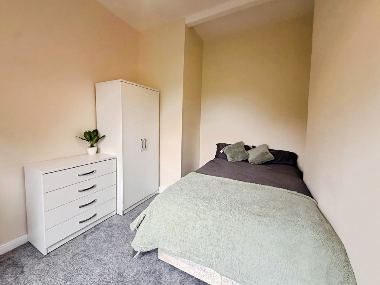 Room Abbey Street in Derby