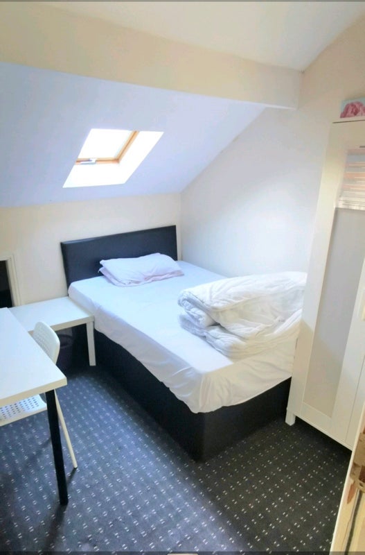 Room Belgrave Road in Chadderton