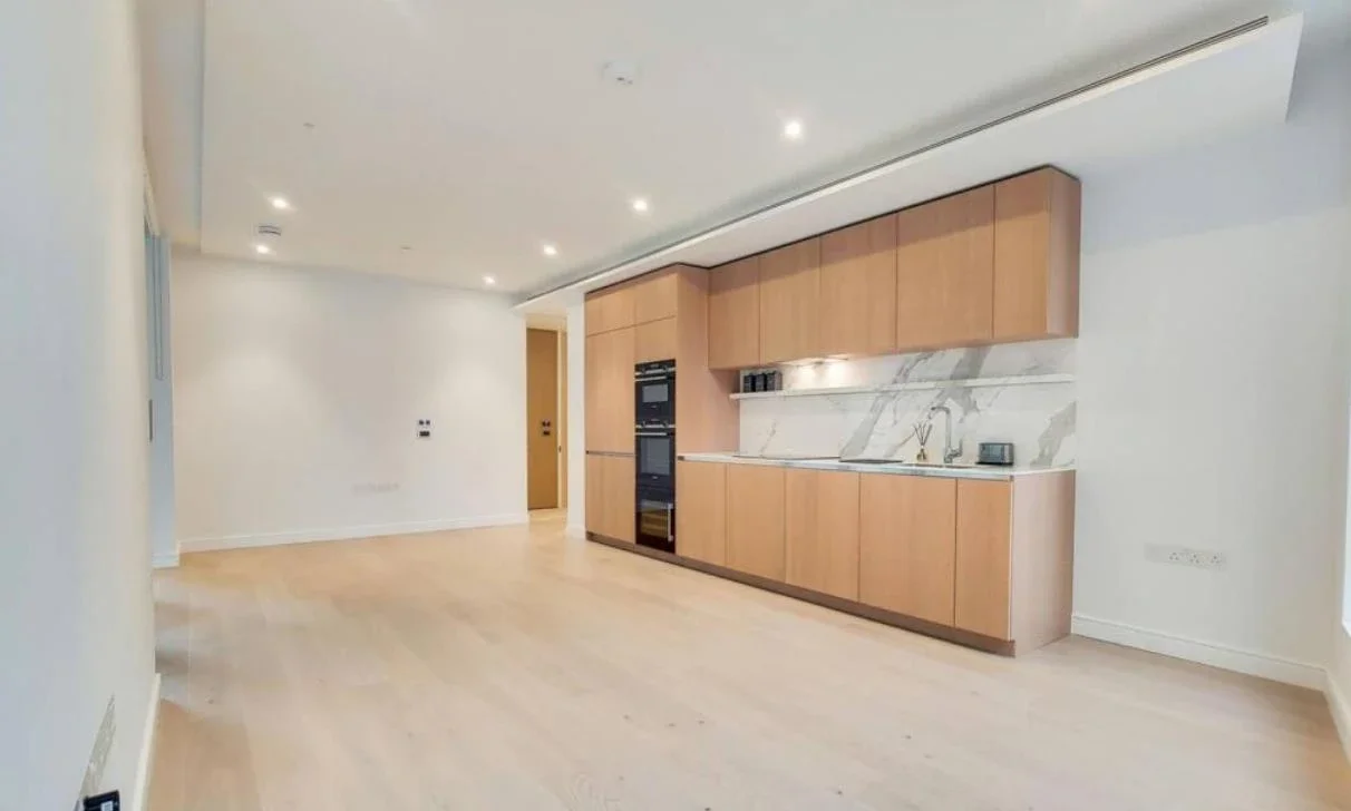Flat Park Drive in Greater London