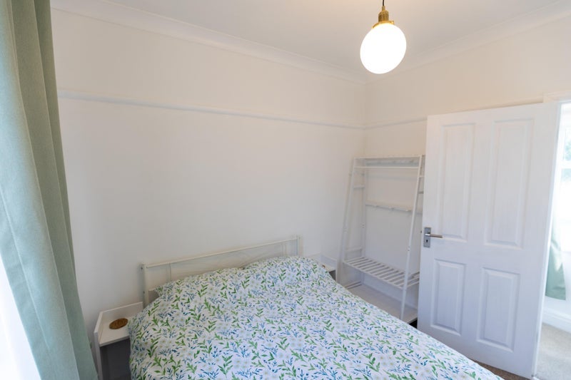 Room Arnewood Road in Bournemouth