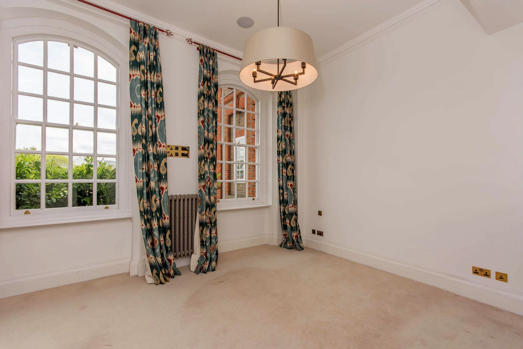 Flat Gillis Square in Greater London