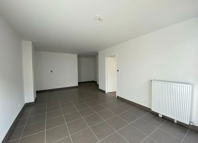 Flat Avenue du Régiment Normandie-Niémen in Sainte-Geneviève-des-Bois