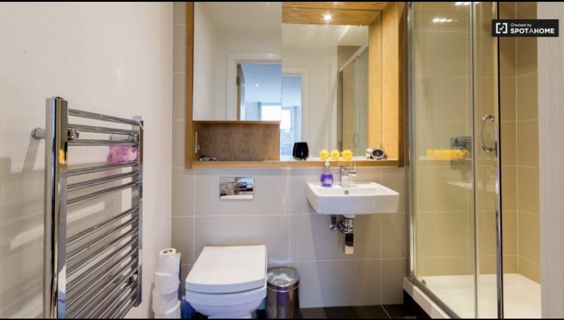 Room Seager Place in Greater London