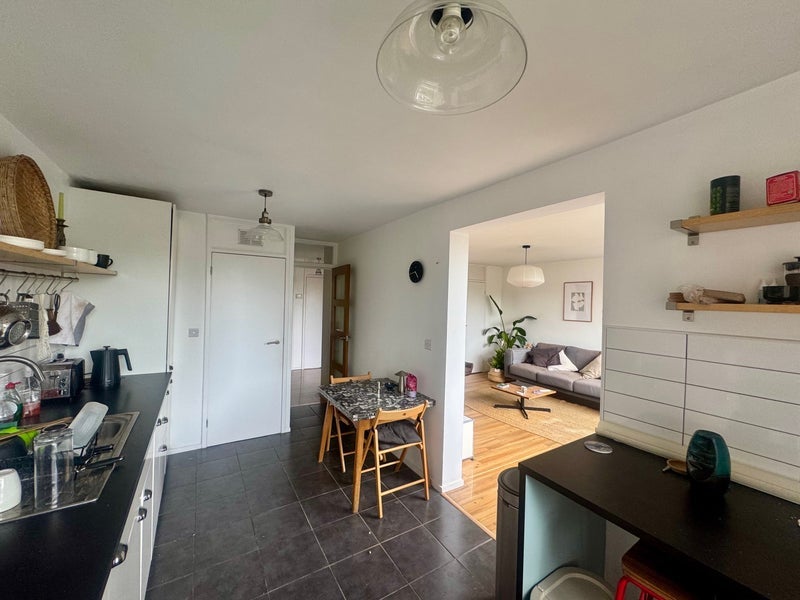 Room Reedham Close in Greater London