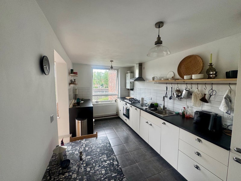 Room Reedham Close in Greater London