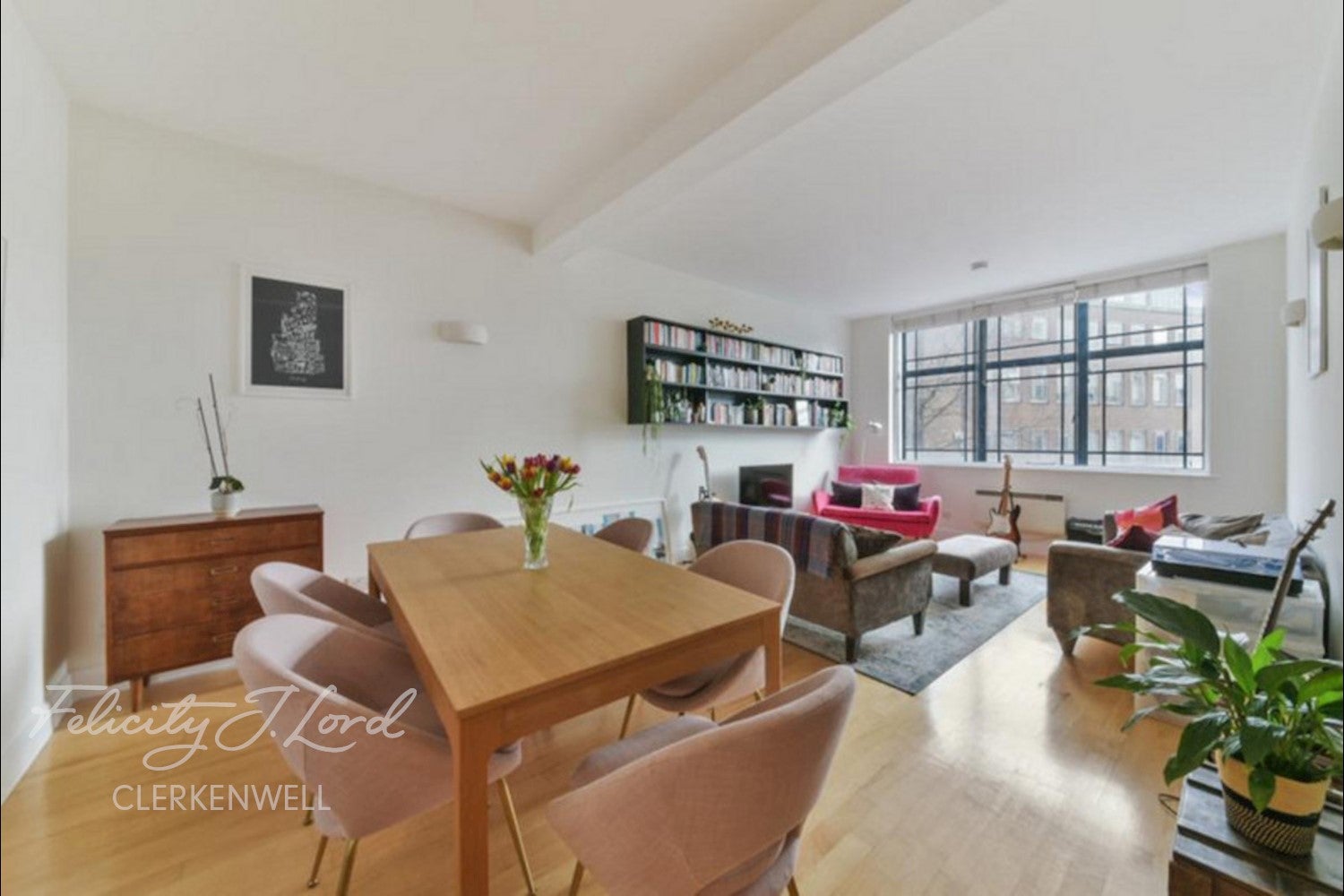 Flat Clerkenwell Road in Greater London