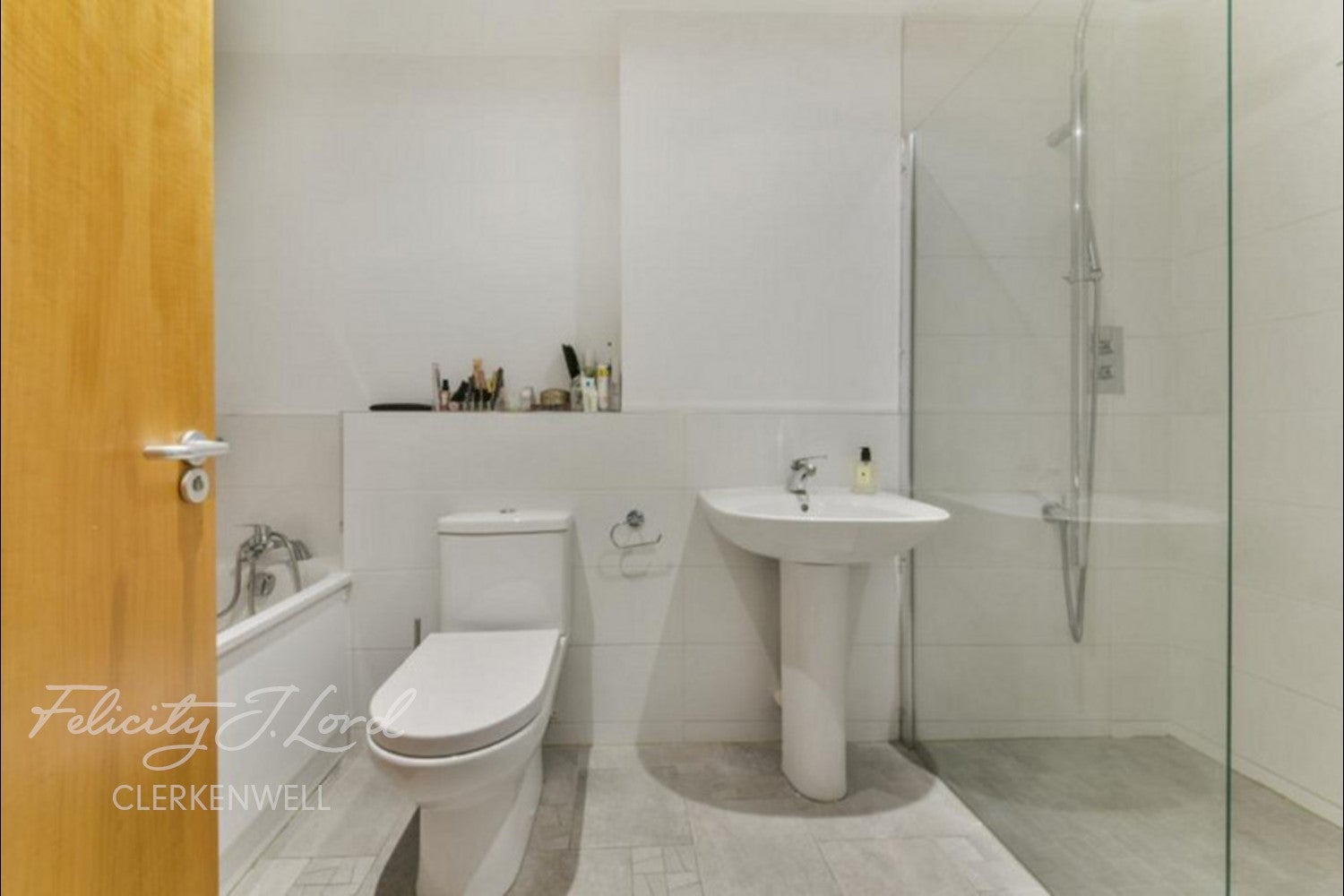Flat Clerkenwell Road in Greater London