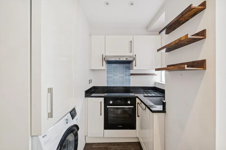 Flat Sloane Avenue in Greater London