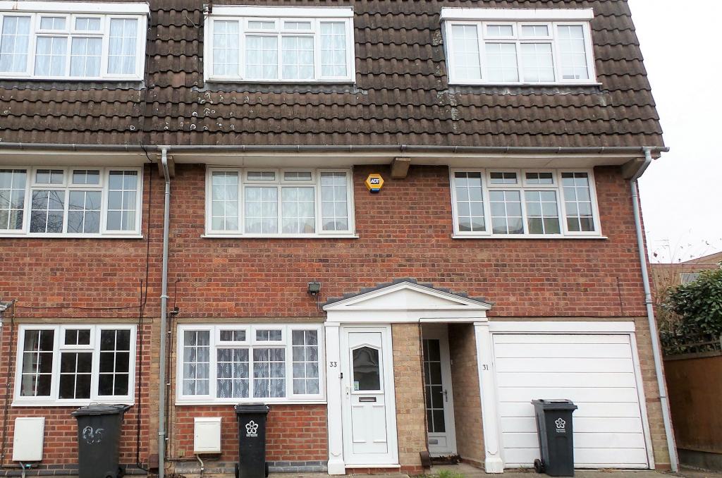 House Waldale Drive in Leicester
