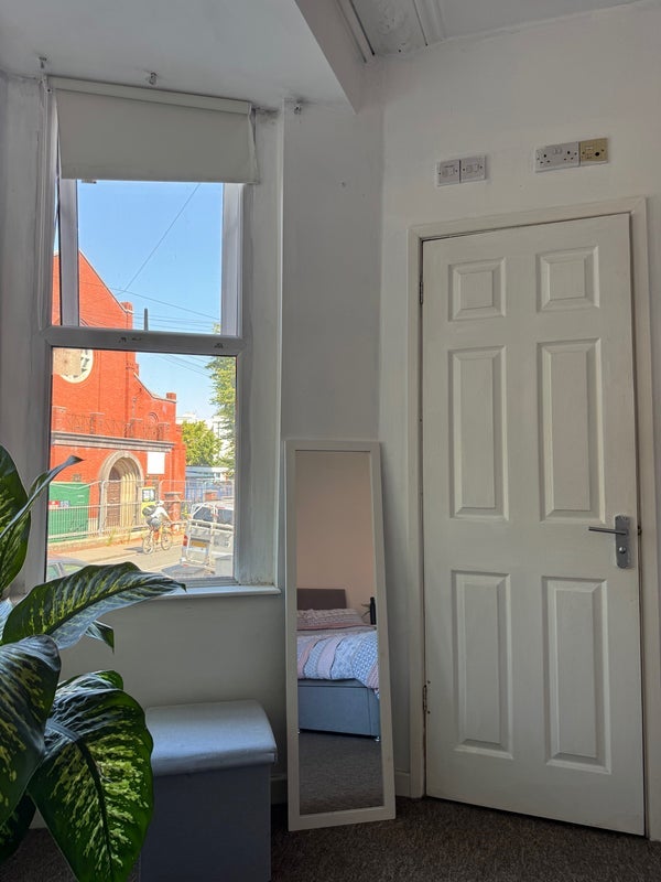 Room Dean Lane in Bristol