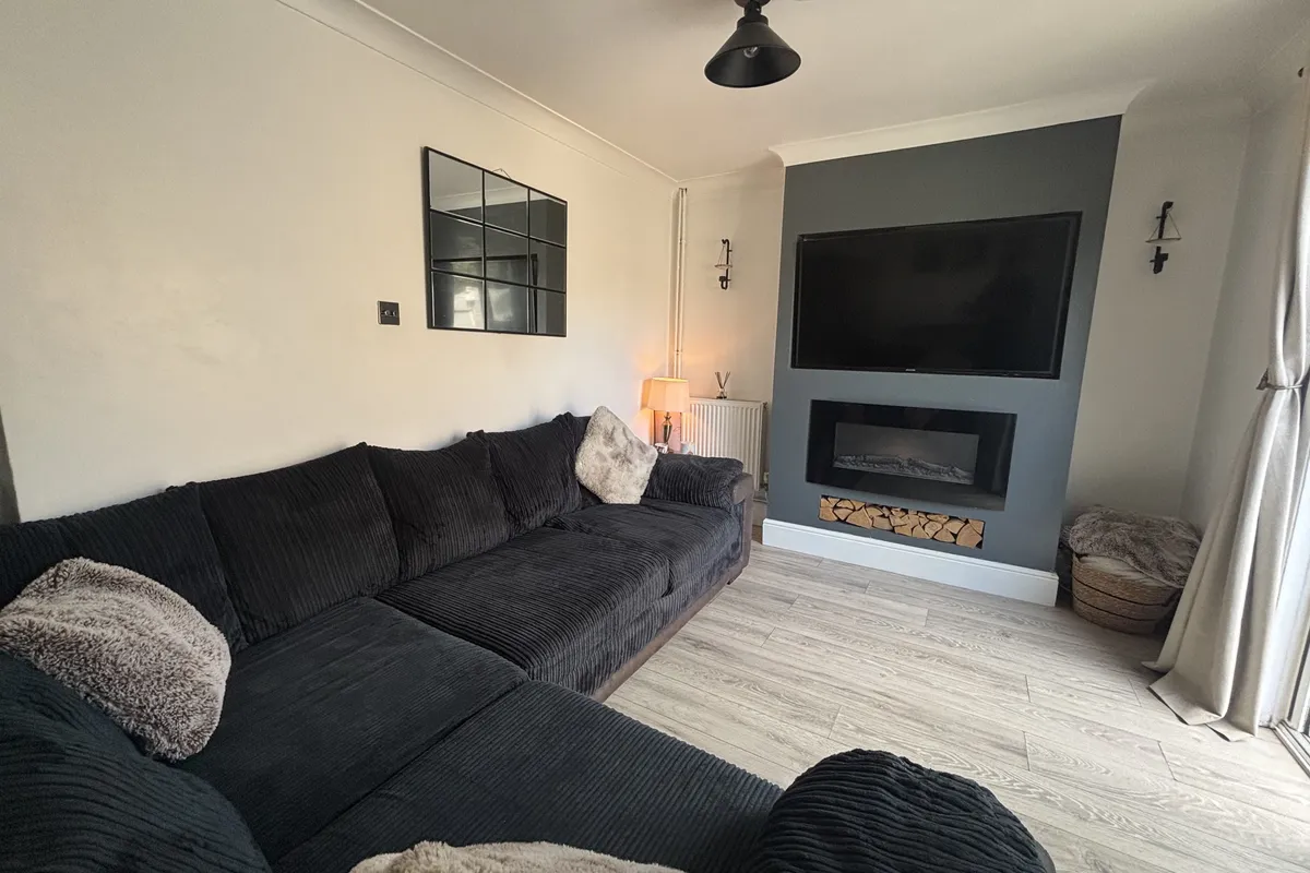 House Whitethorn Close in Norwich