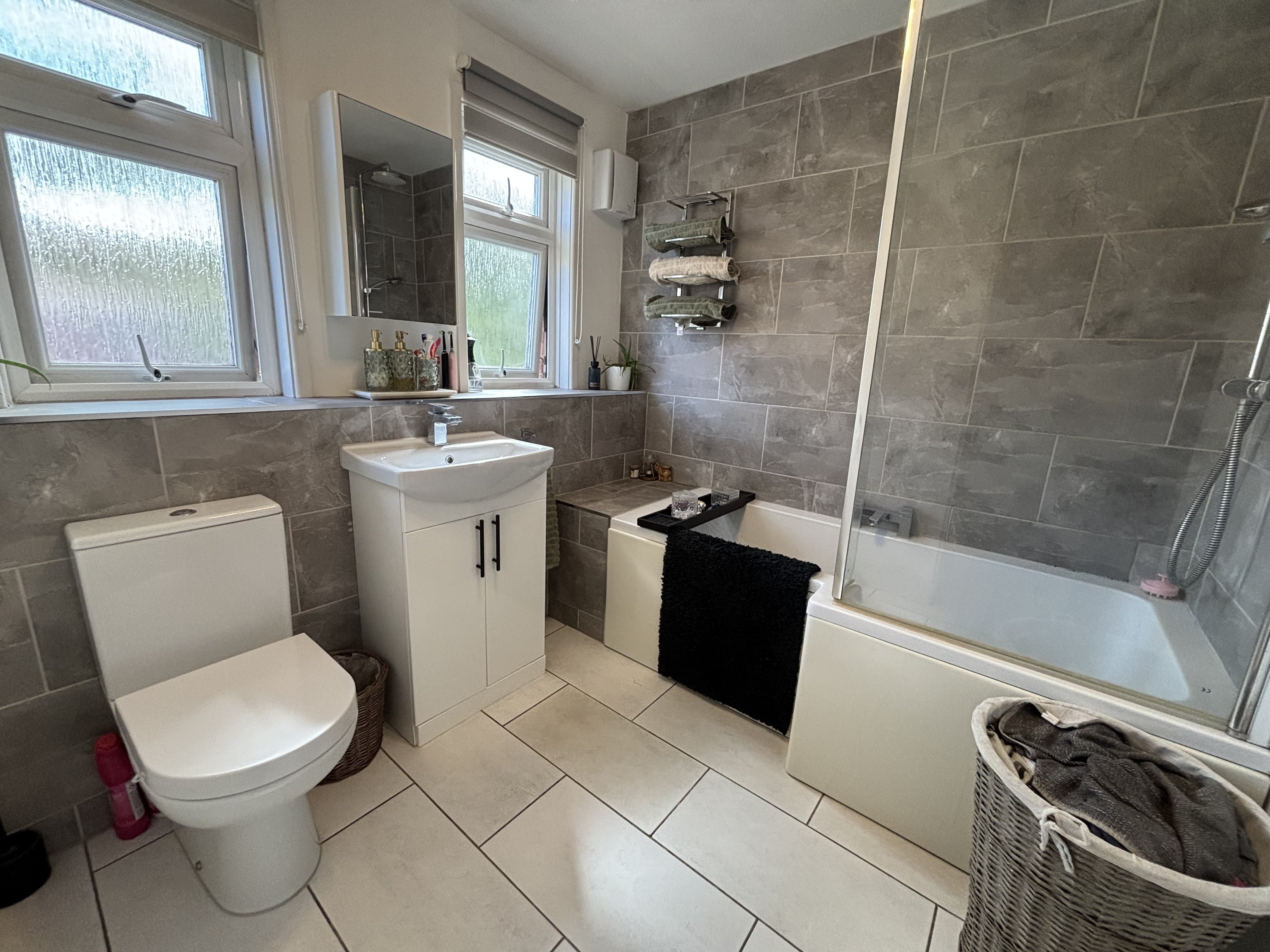 House Whitethorn Close in Norwich