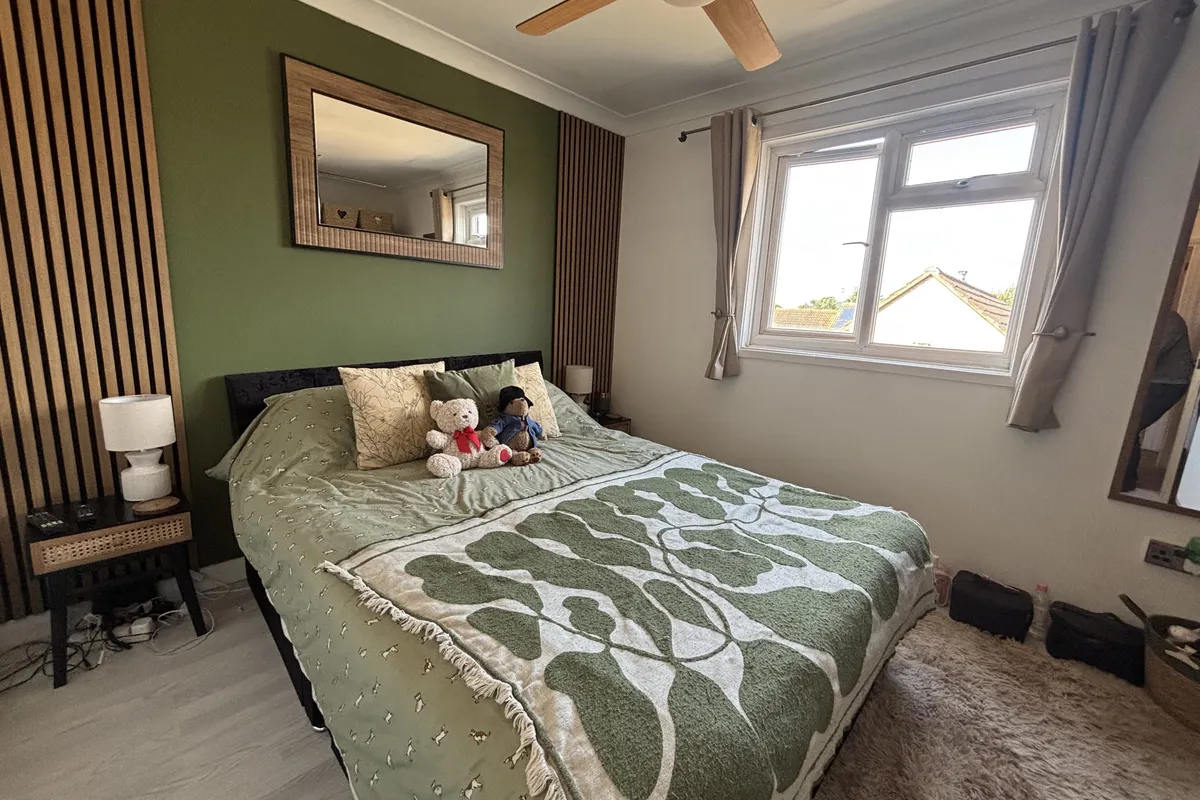 House Whitethorn Close in Norwich
