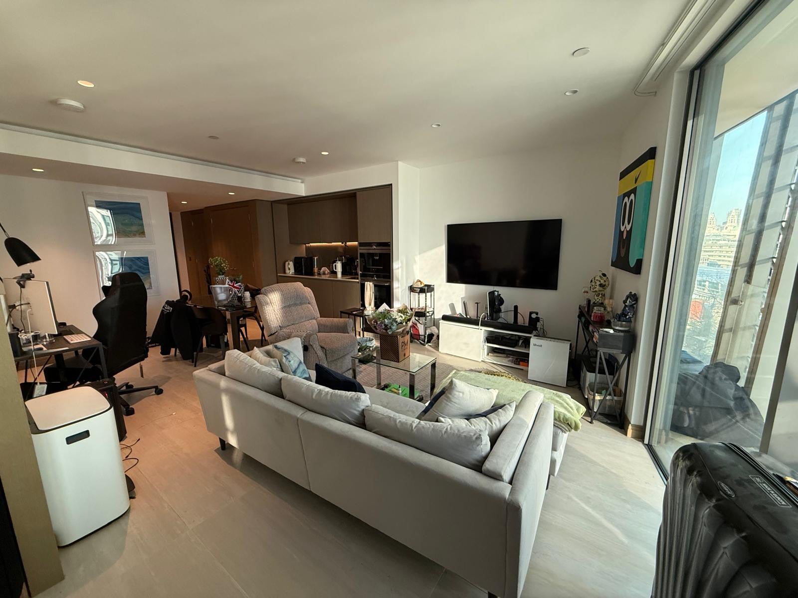 Flat Hatfields in Greater London
