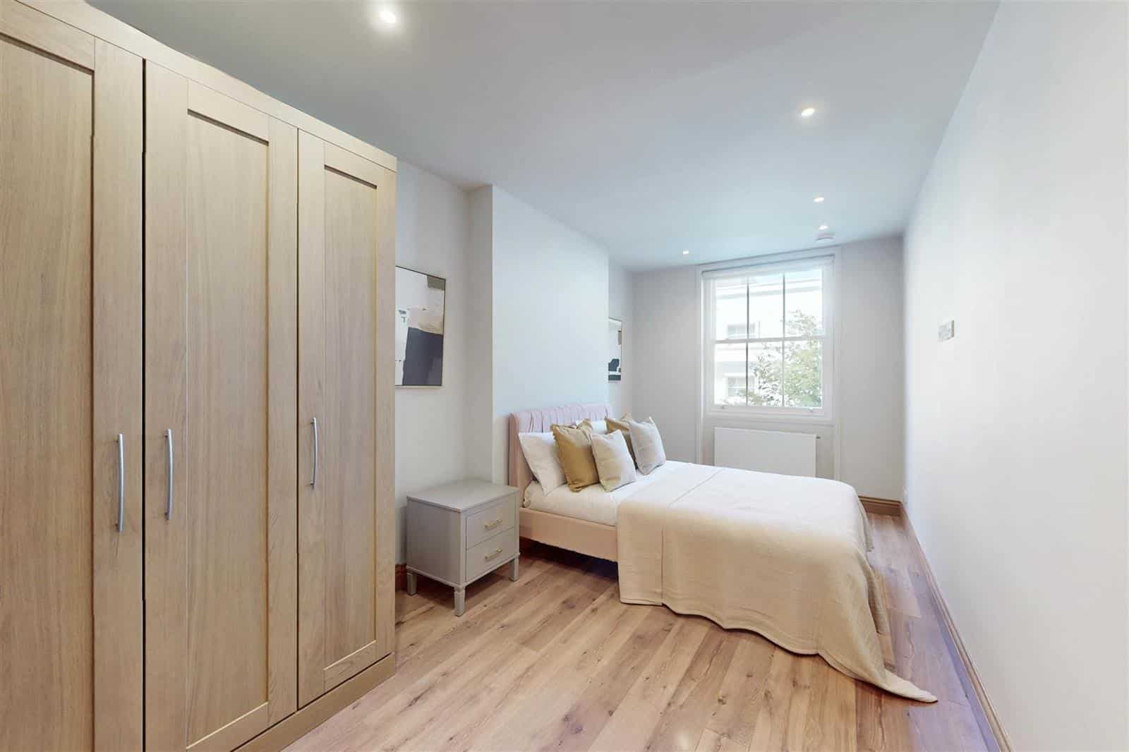 Flat Elvaston Mews in Greater London