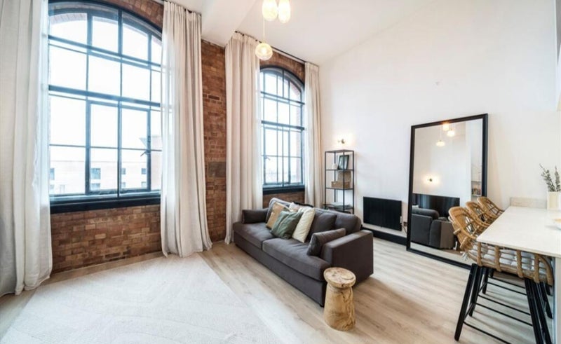 Flat Fairfield Road in Greater London