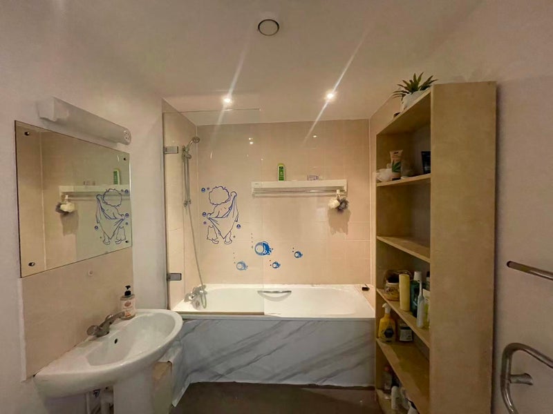 Room Mastmaker Road in Greater London