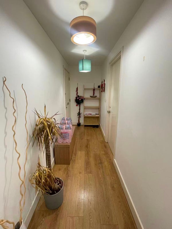 Room Mastmaker Road in Greater London