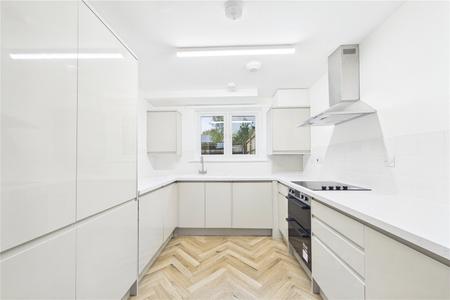 Flat Oakridge Road in Basingstoke and Deane