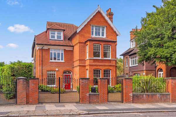 House Strawberry Hill Road in Greater London