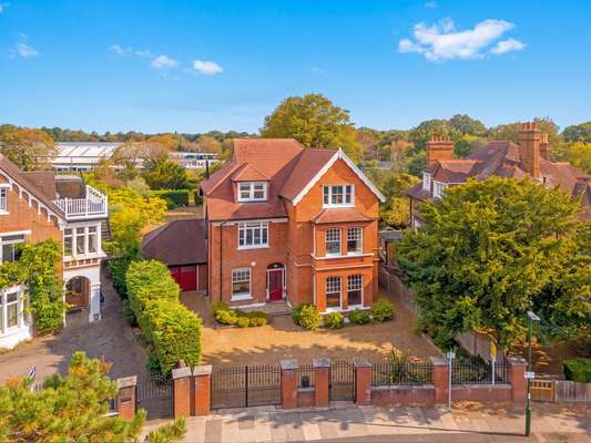 House Strawberry Hill Road in Greater London