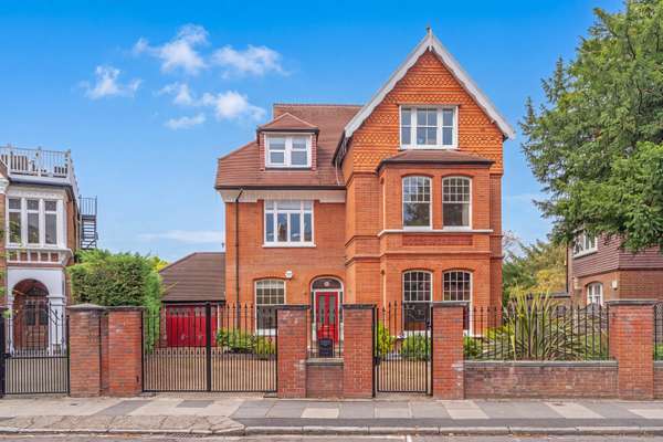 House Strawberry Hill Road in Greater London