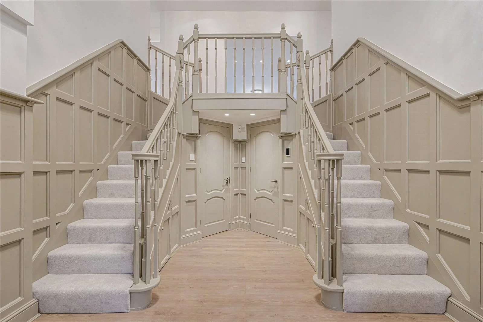 House Camlet Way in Greater London