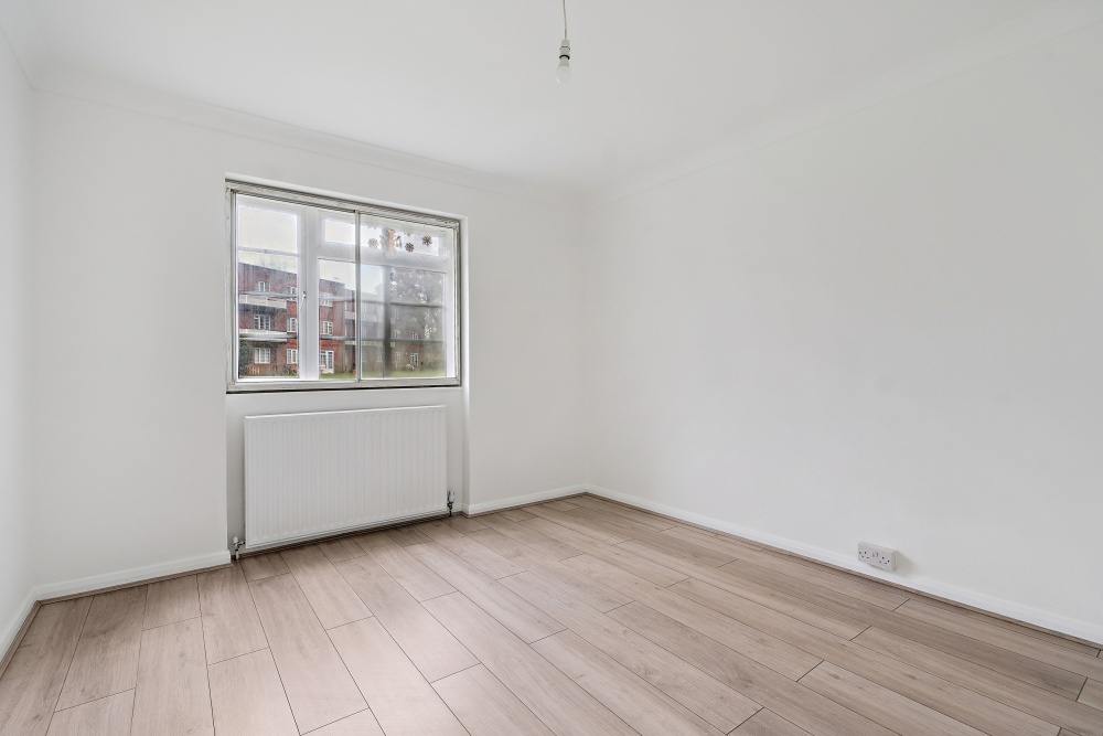 Flat Garden Close in Greater London