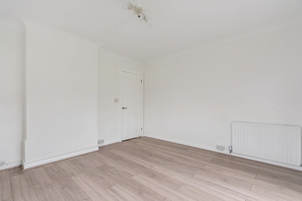 Flat Garden Close in Greater London