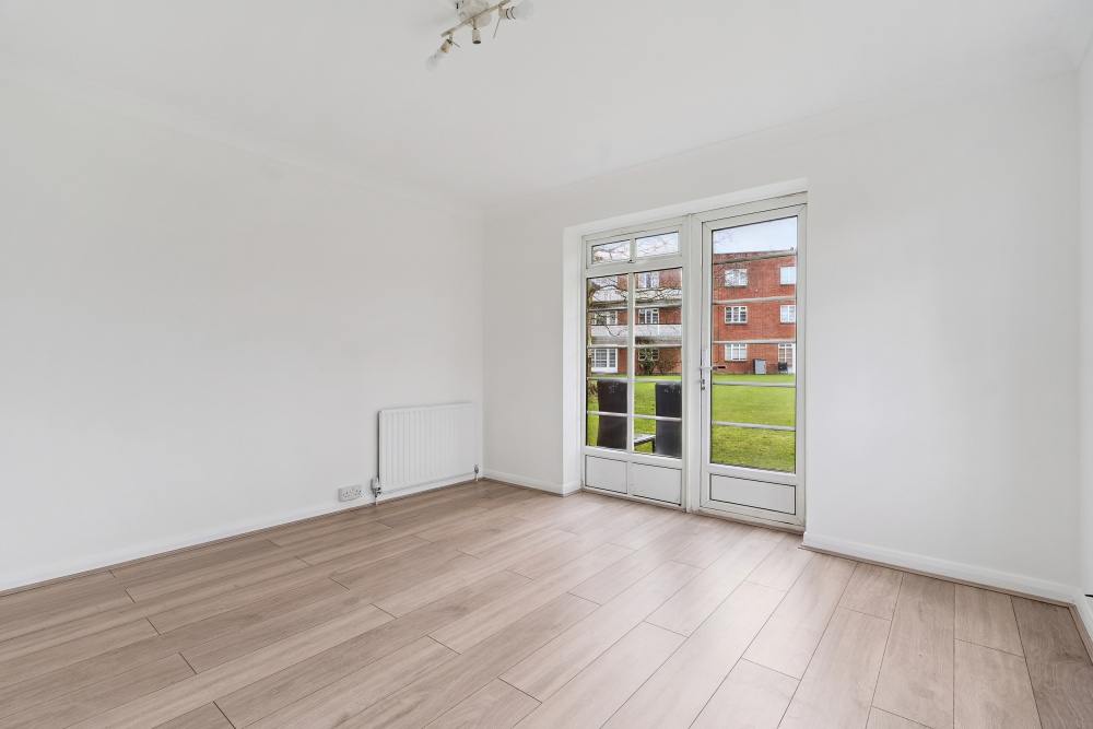 Flat Garden Close in Greater London