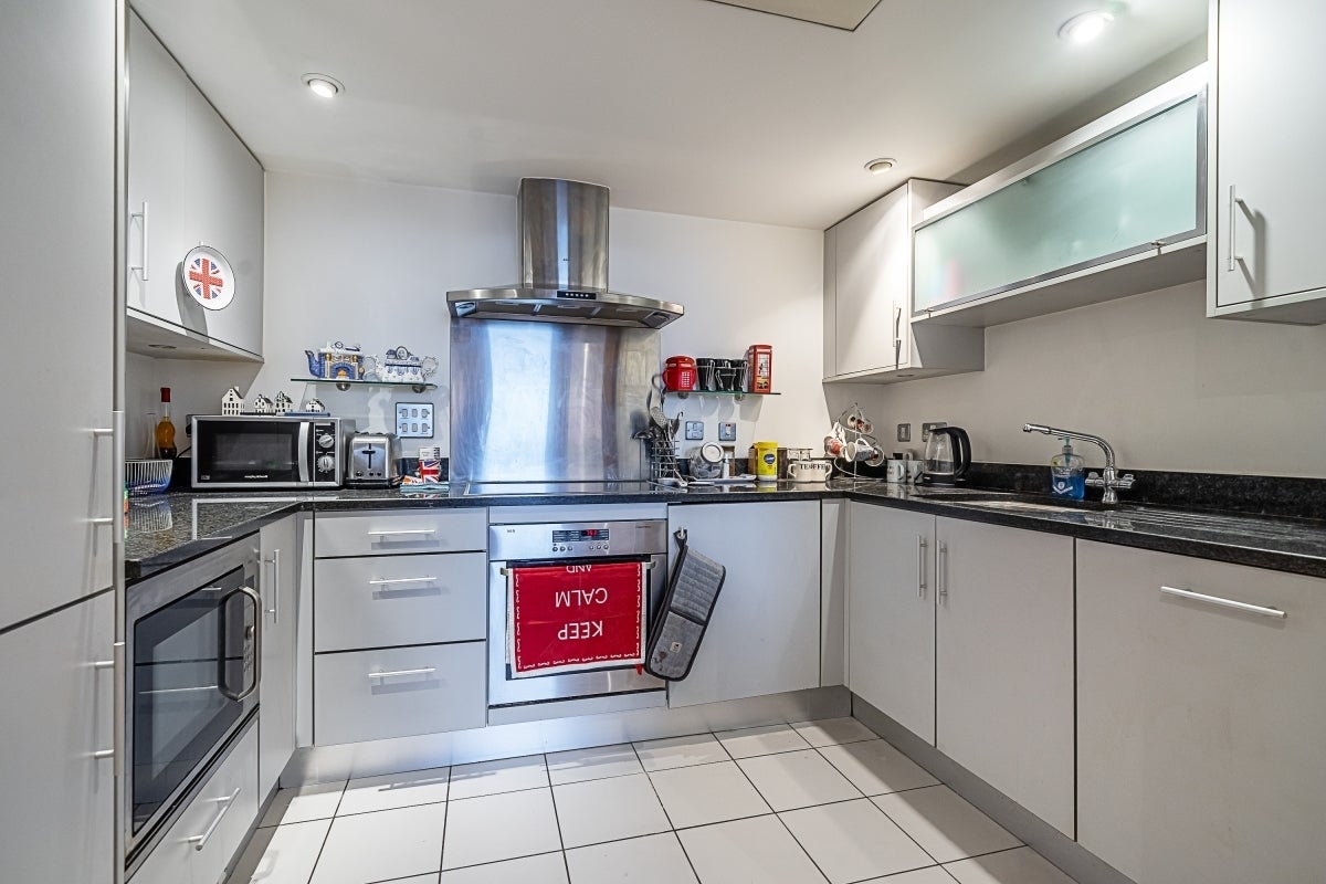 Flat Sheldon Square in City of Westminster