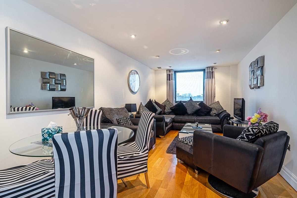 Flat Sheldon Square in City of Westminster
