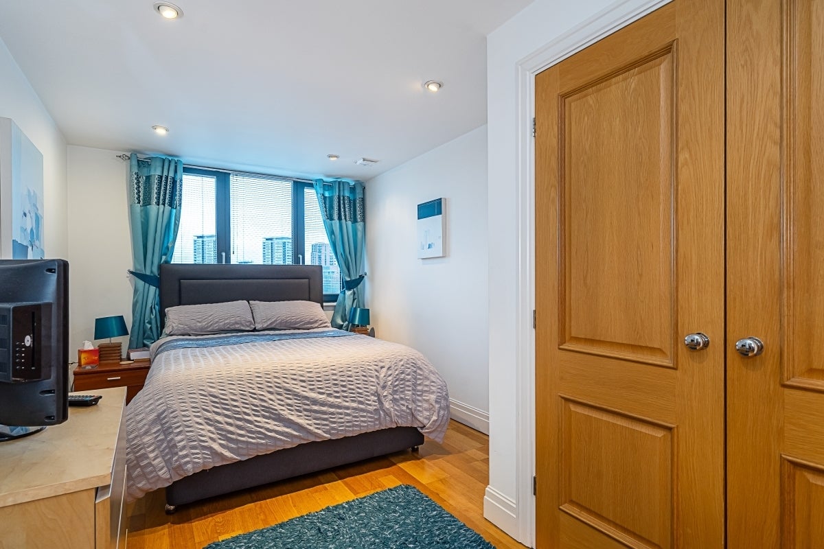 Flat Sheldon Square in City of Westminster