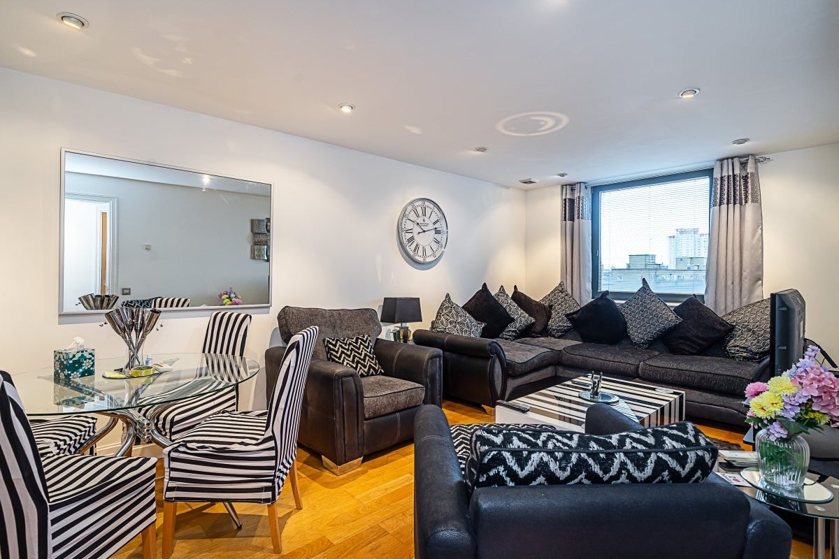 Flat Sheldon Square in City of Westminster
