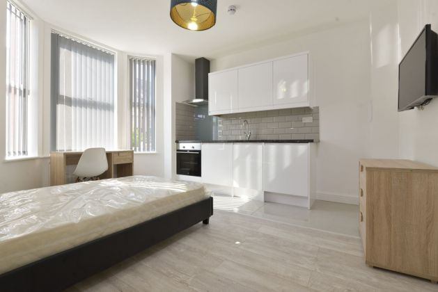 Flat Abbotts Lane in Coventry
