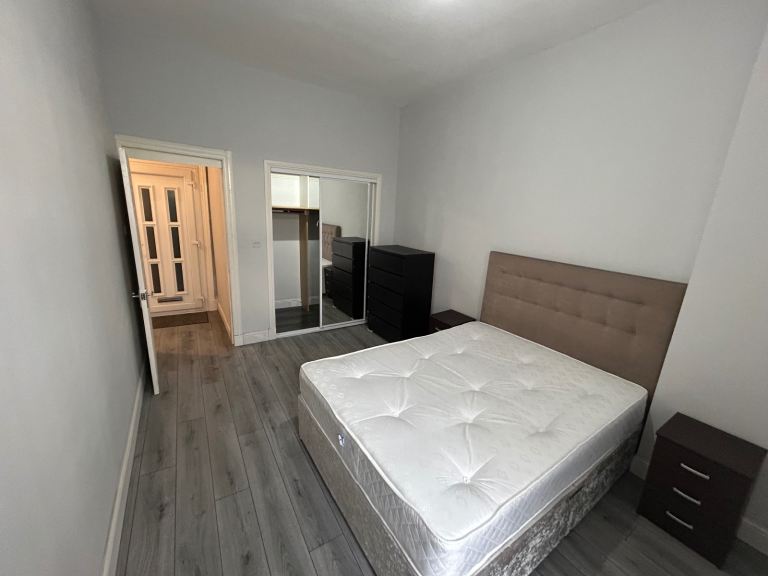 Room Clifford Place in Glasgow