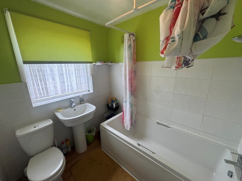 Room Lawrence Road in Greater London