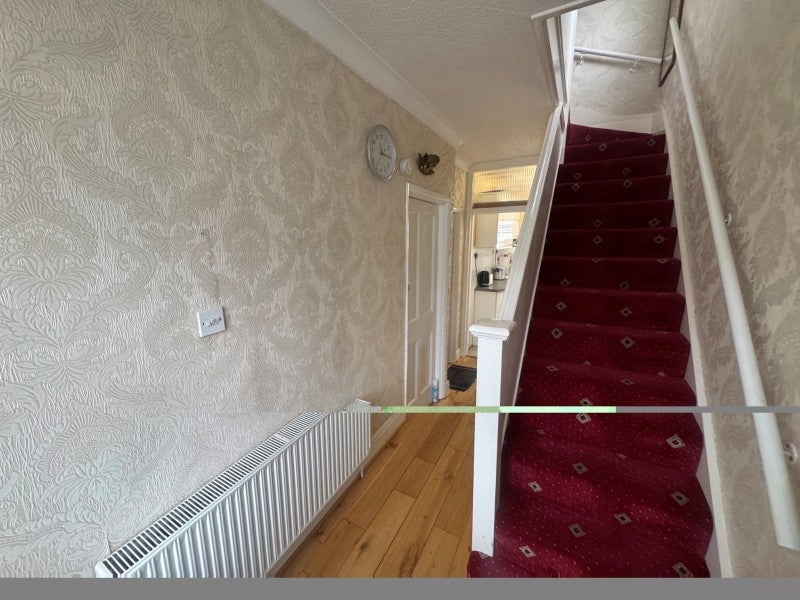 Room Lawrence Road in Greater London