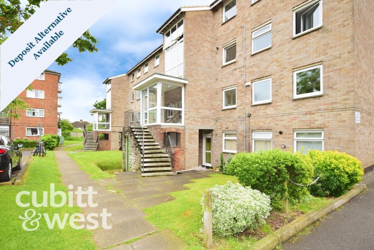 Flat Wendover Road in Havant
