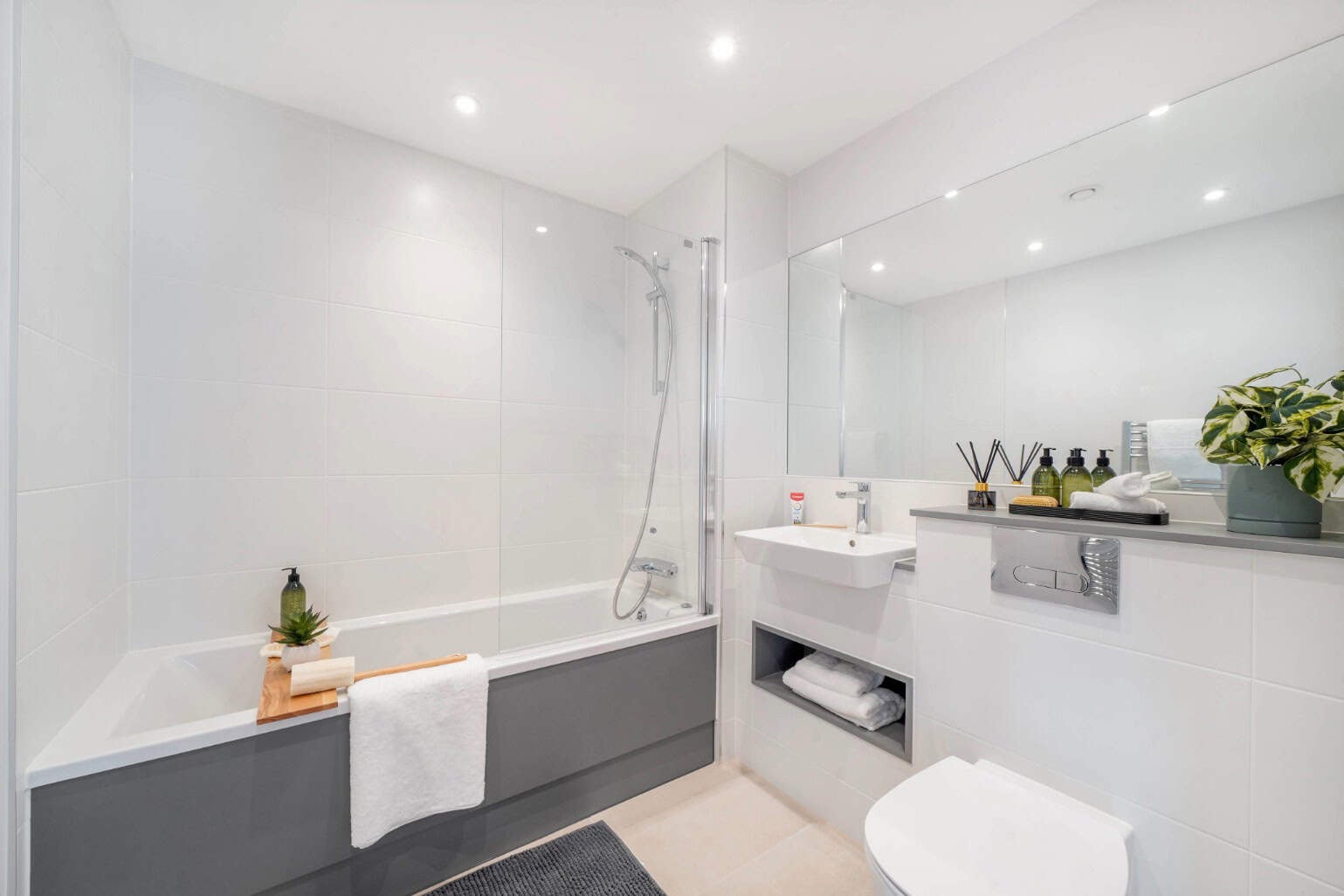 Flat Nicholsons Lane in Maidenhead