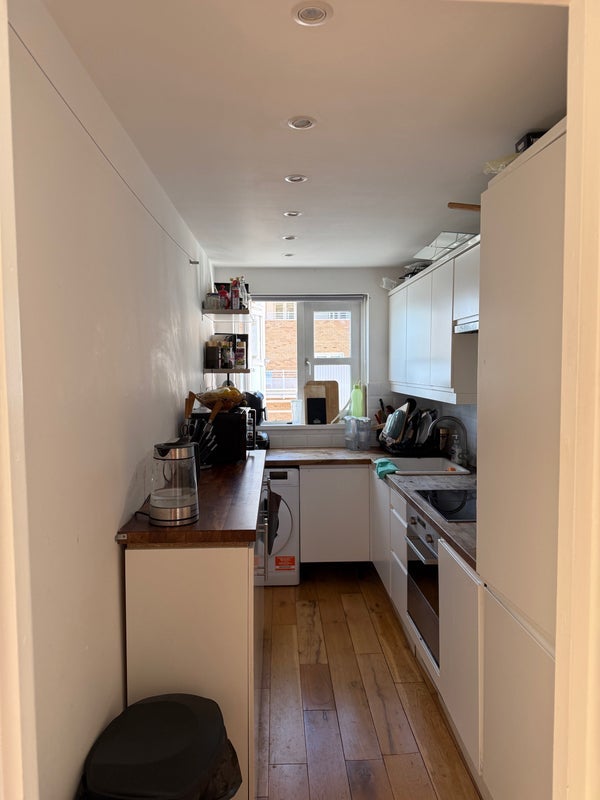 Room Odessa Street in Greater London