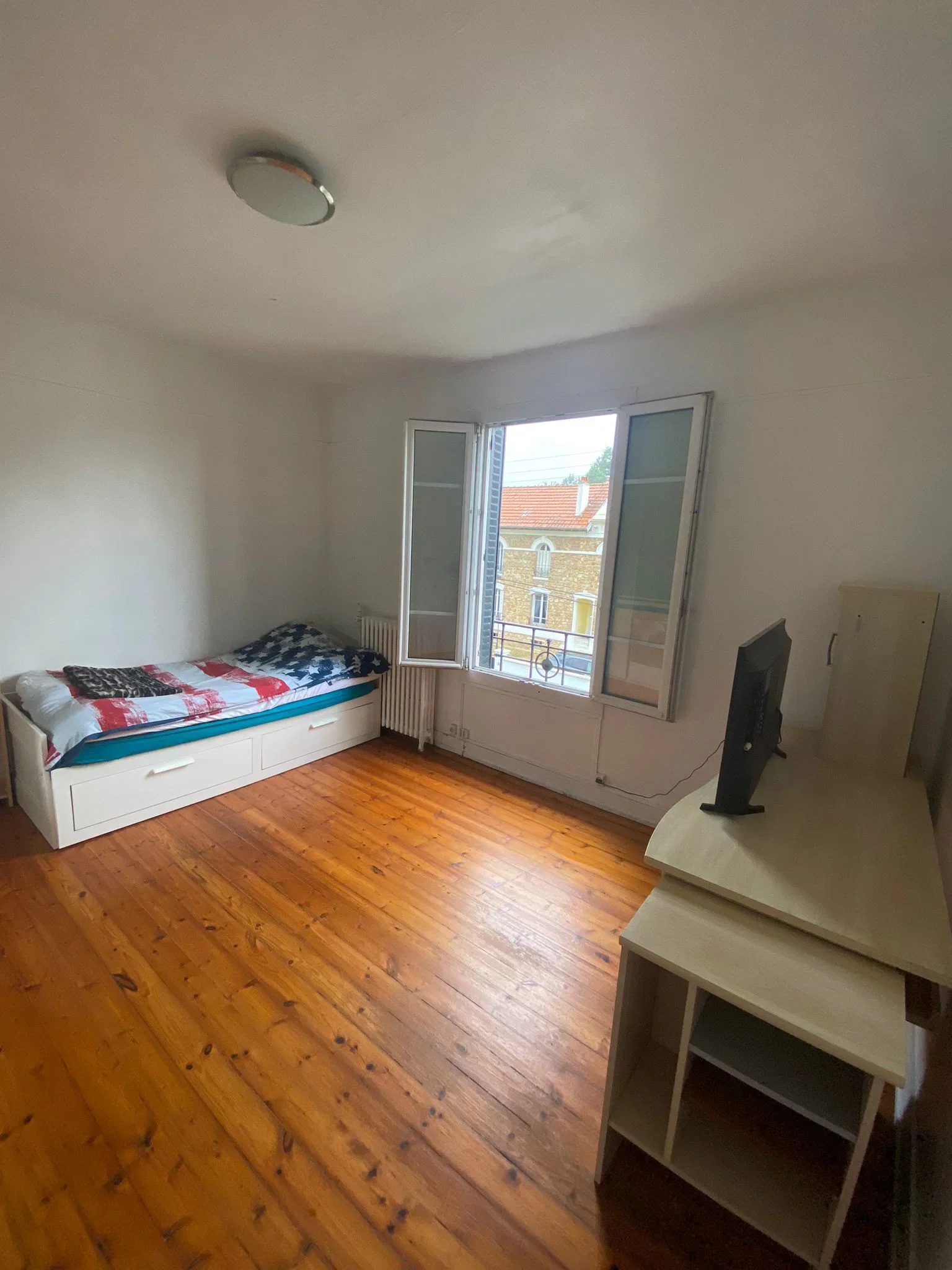 Room Rue Georges Clemenceau in Écouen