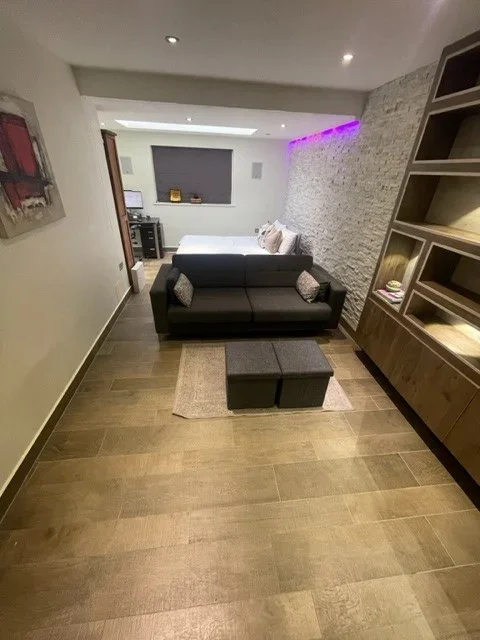 Room Netheravon Road South in Greater London